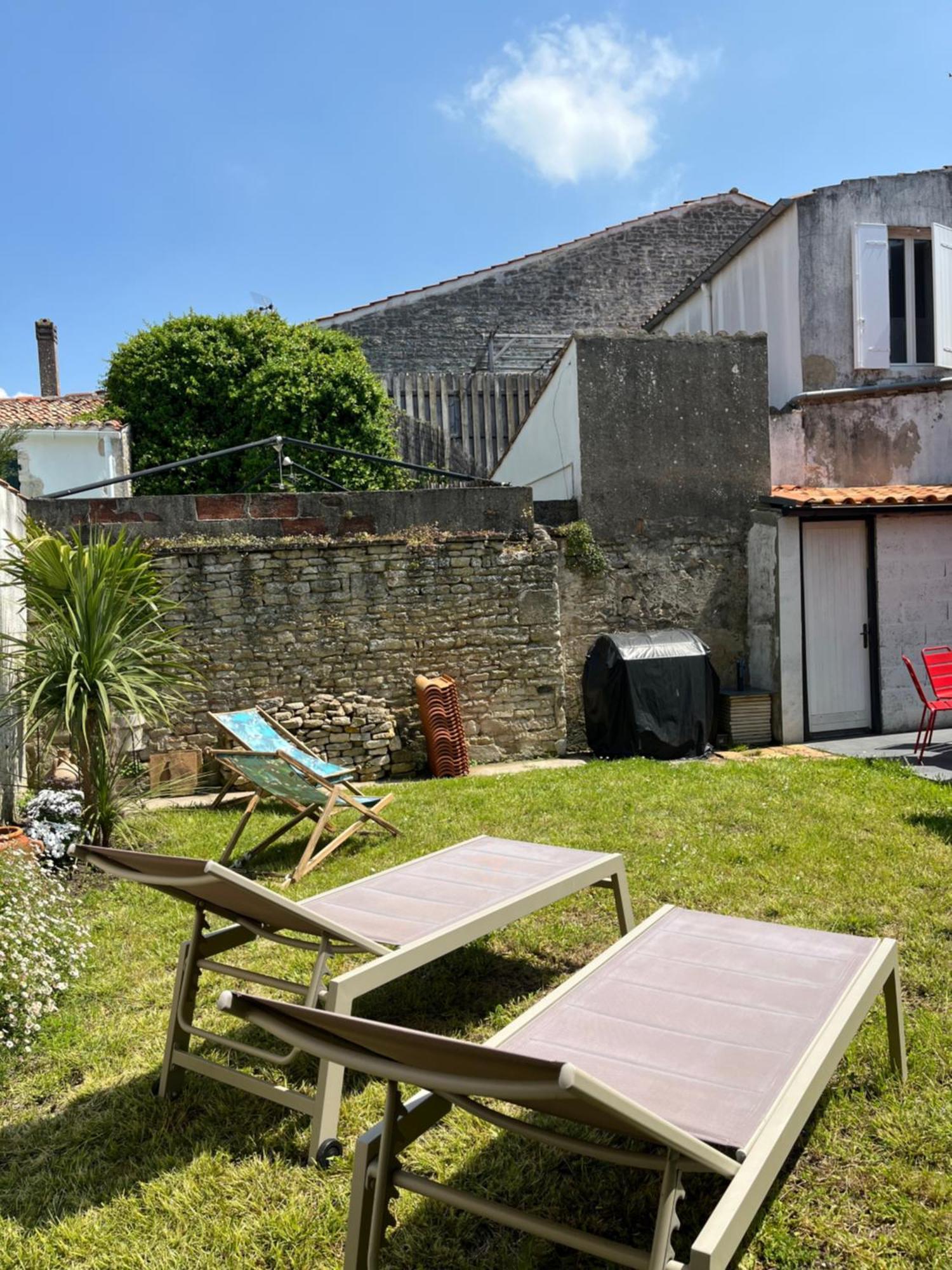 Elegante Maison Familiale Au Coeur Des Remparts De La Citadelle Villa